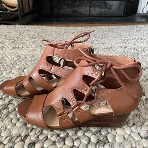 Bella Vita Brown Leather Wedge Sandal - 7